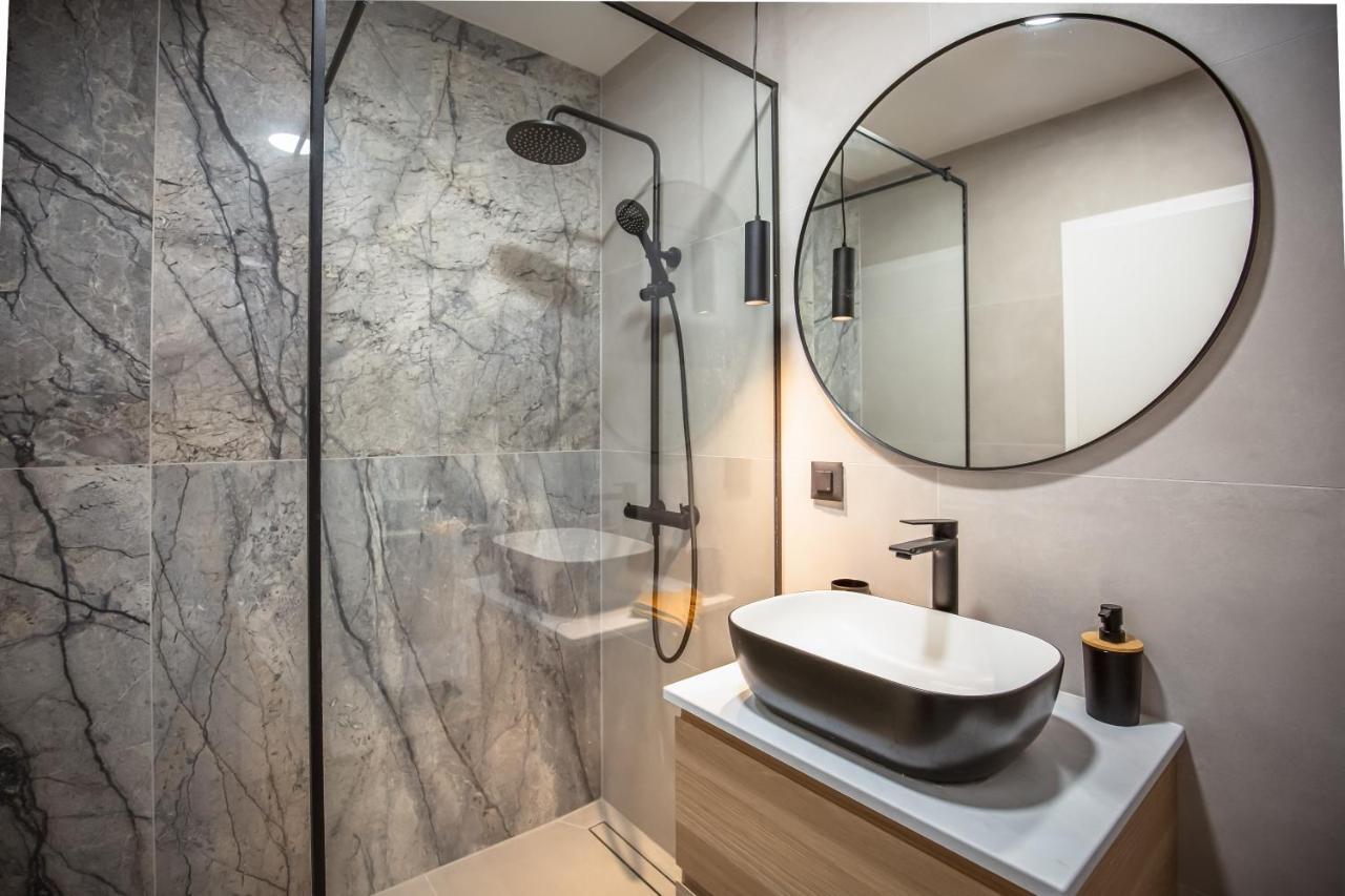 Vogue Apartments Omiš Esterno foto