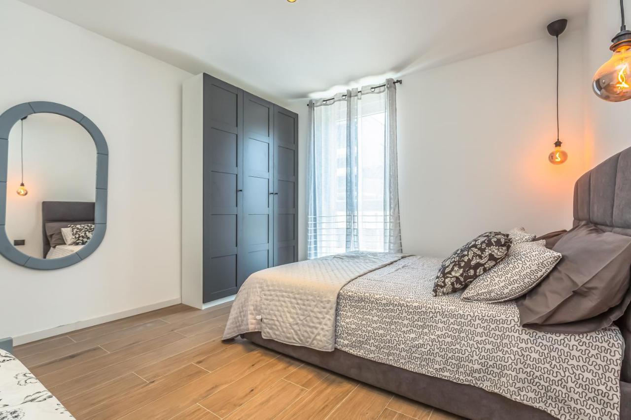 Vogue Apartments Omiš Esterno foto